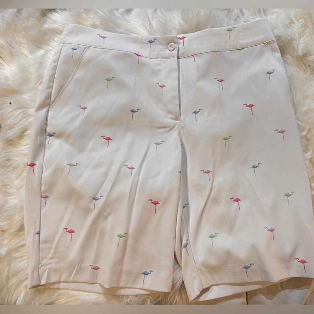 GREG NORMAN SHORTS BERMUDA ACTIVE WHITE FLAMINGO PRINT POCKETS FLAT FRONT SIZE 8